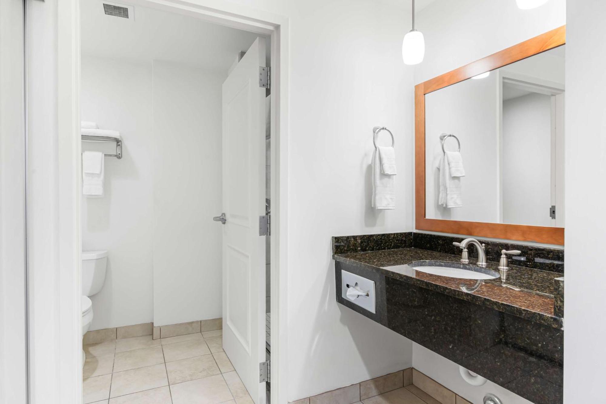 Best Western Plus Westgate Inn And Suites Leland Exteriér fotografie